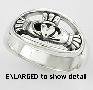 A767-82 sterling silver claddagh ring